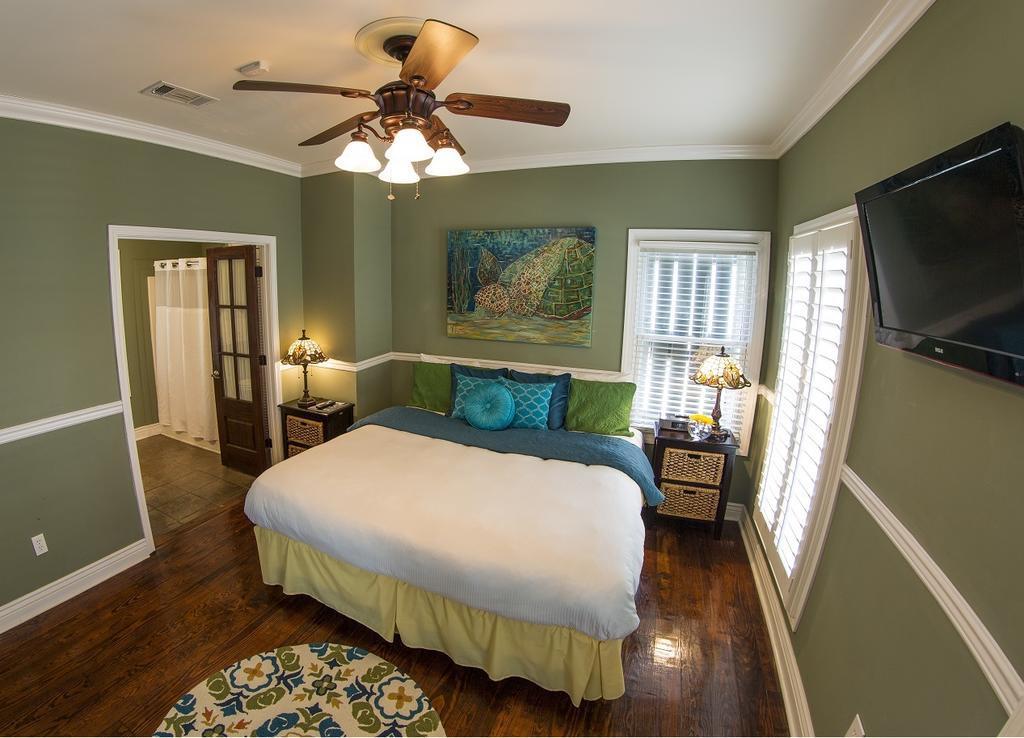 The Almanett Hotel & Bistro Gulfport Exteriér fotografie
